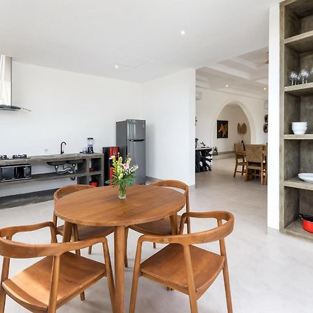 Villa Besakih 5Br, 5 Mins To Beach - Canggu Ngoại thất bức ảnh