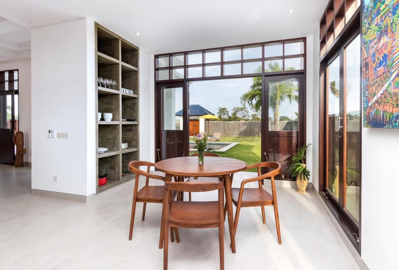 Villa Besakih 5Br, 5 Mins To Beach - Canggu Ngoại thất bức ảnh