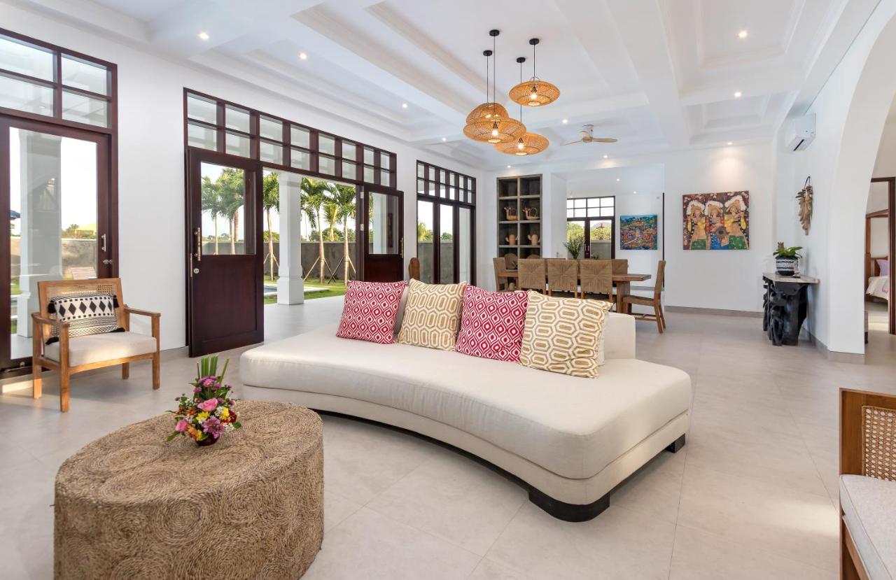 Villa Besakih 5Br, 5 Mins To Beach - Canggu Ngoại thất bức ảnh