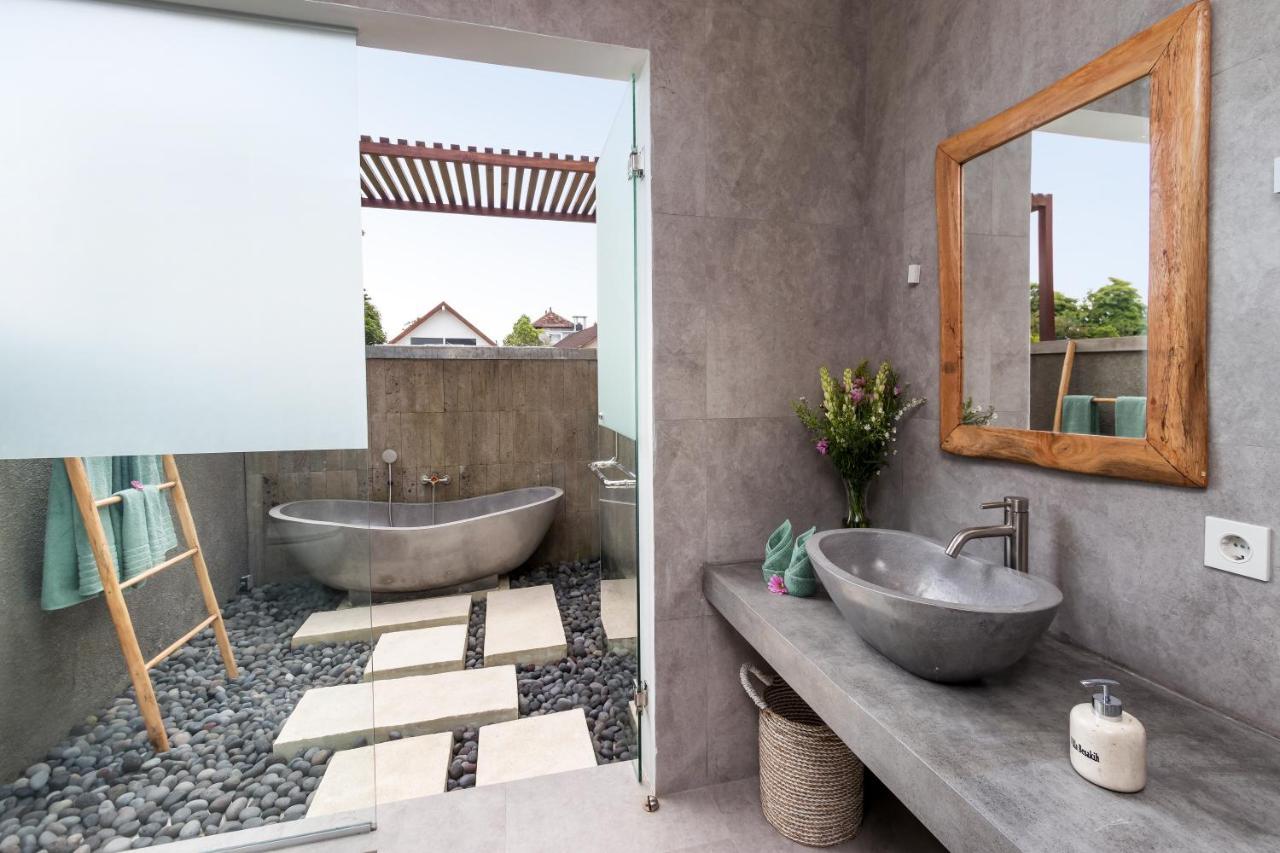 Villa Besakih 5Br, 5 Mins To Beach - Canggu Ngoại thất bức ảnh