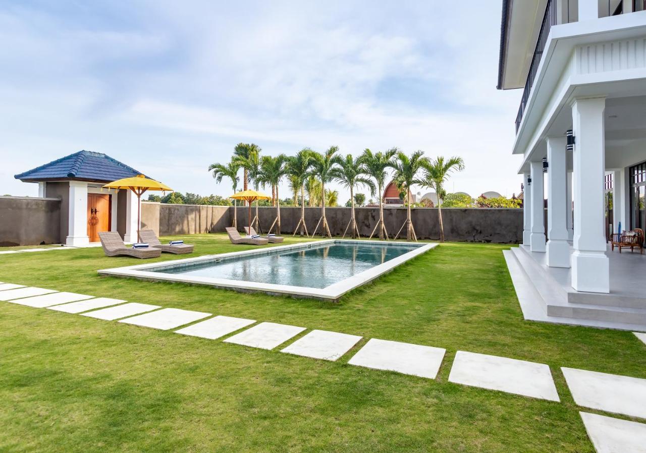 Villa Besakih 5Br, 5 Mins To Beach - Canggu Ngoại thất bức ảnh