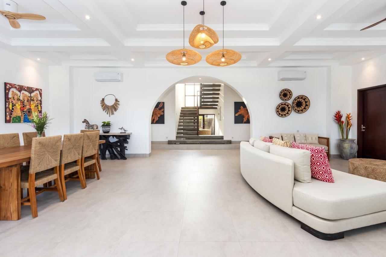 Villa Besakih 5Br, 5 Mins To Beach - Canggu Ngoại thất bức ảnh